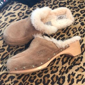 Ugg clogs